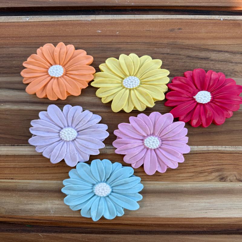 Artisan Marguerite Daisy| Goat Milk Based | Crunchy | 4ct  | Assorted Designs