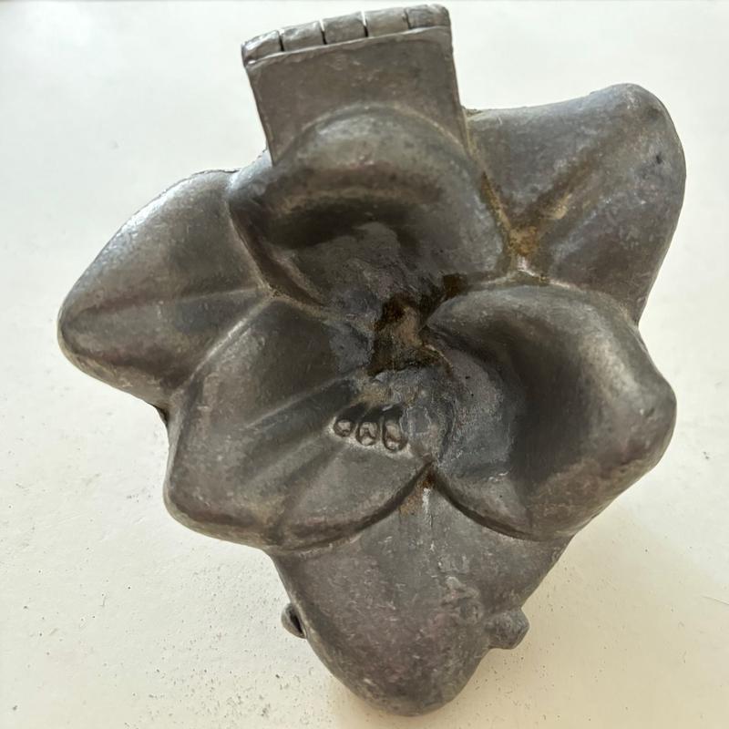 Chocolate or ice cream mould – Flower